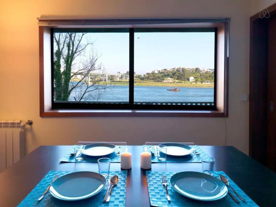 Riverfront Haven Family'S Choice With Free Garage Porto Exterior photo